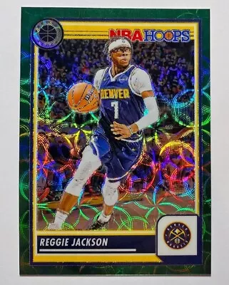 Aros de la NBA Reggie Jackson 2023-24 Stock Premium Mira Verde Prizm/8 Foto 1 de 2