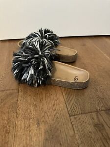 UGG Cindi Slides Slippers Suede Upper Black Yarn Fringe Size 8.5 Sandals