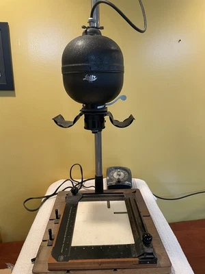 Ampliador de cuarto oscuro de película de colección Ernst Leitz Wetzlar Valoy Alemania - enciende  Foto 1 de 4