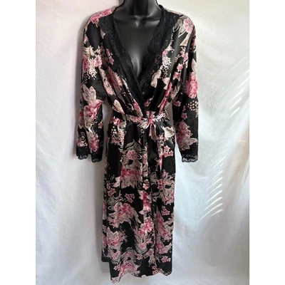 Amoureuse 缎面花卉长袍和服 M 码内衣亲密黑色粉红色浪漫 — 第 1/4 张图片