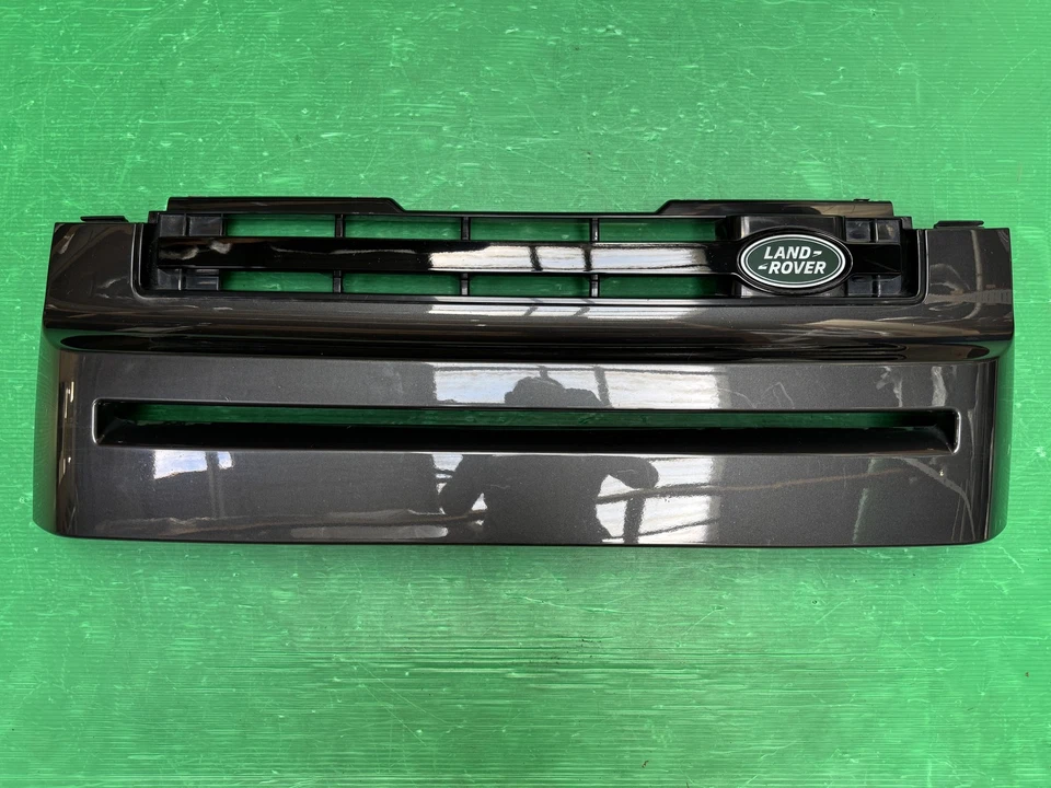 LAND ROVER DEFENDER L663 FRONT BUMPER RADIATOR GRILL CARPATHIAN GREY 2020-2025 - Image 1 of 4