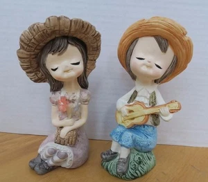 Vintage Figurenset Junge Gitarre Mädchen mit Blumen Preis Importe Japan Kreide - Bild 1 von 8