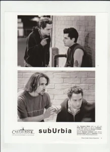 SUBURBIA - PELÍCULA 2 FOTOS PUBLICITARIAS ORIGINALES DE ESTUDIO - VER TODOS LOS ESCANEOS 1996 - Imagen 1 de 2