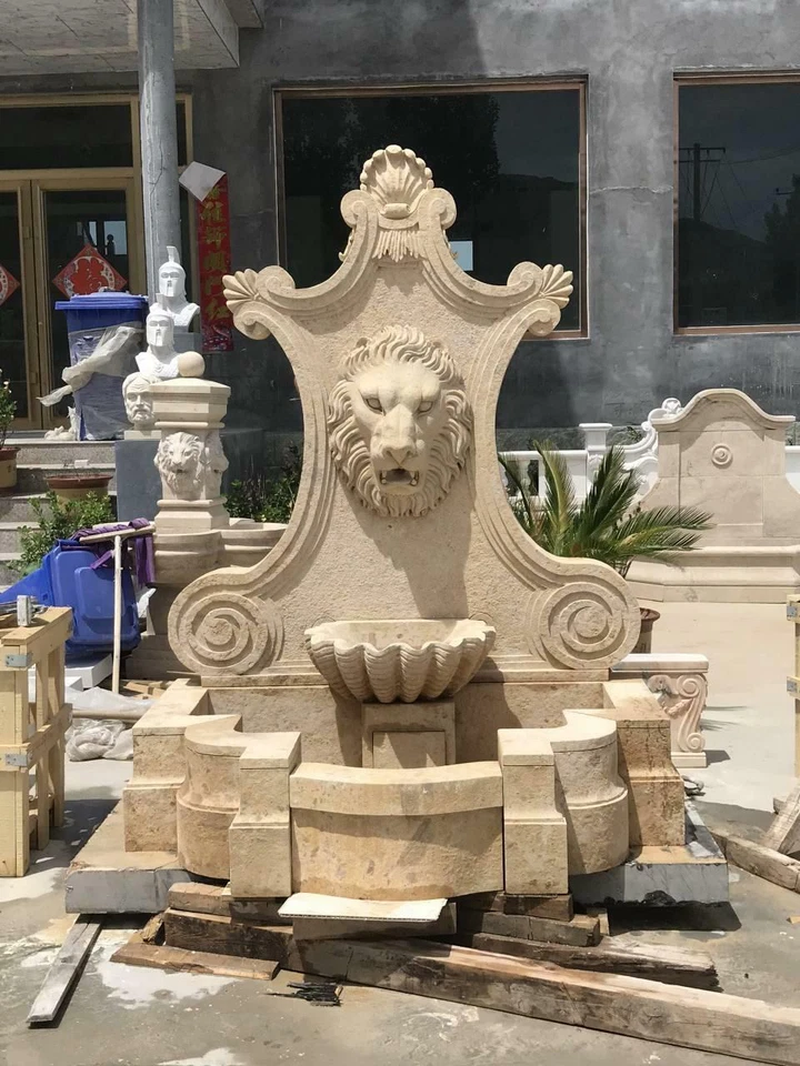 BEAUTIFUL CARVED MARBLE ESTATE GARDEN LION WALL FOUNTAIN - MFG94 - Image 1 of 1