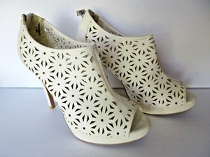 DOLLHOUSE IVORY CUT-OUT DESIGN OPEN TOE HIGH HEEL SHOES SIZE 9 - Picture 1 of 8