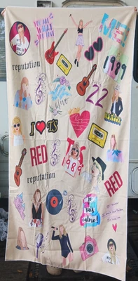 Toalla de playa grande Swifty TS. Toalla 31" x 62". guitarra, disco, reputación, corazones Foto 1 de 4