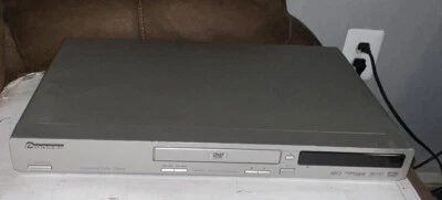 PARTS OR REPAIR Pioneer DV-250 CD & DVD Player Silver POWERS ON BAD DISC READ - Image 1 of 4