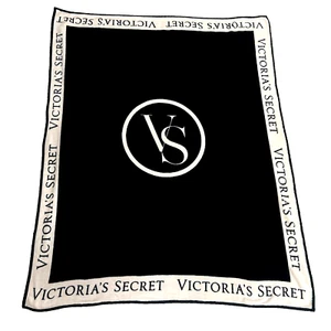 VICTORIA'S SECRET Coperta Poliestere Fleese Nero/Rosa 61" x 49" Bordo Raso Usato in Ottime Condizioni - Foto 1 di 4