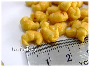 100 pcs.Wholesale 0.8 cm.Dollhouse miniature Croissant - Picture 1 of 6