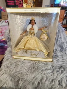2000 AA Barbie Special Edition #28270 Happy Holidays - Picture 1 of 17