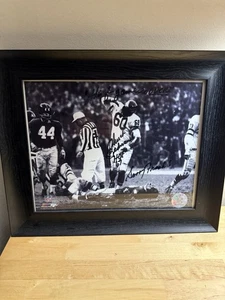 8 x 10 Chuck Bednarik HOF knocking Frank Gifford out Auto Rare!! Sorry Frank - Bild 1 von 3