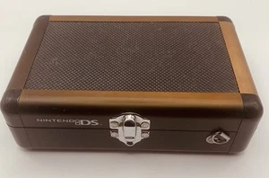 Custodia rigida ufficiale Nintendo DS Lite metallo/alluminio - oro marrone nero - Foto 1 di 9