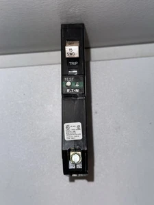 Disyuntor neutro enchufable Eaton CHFCAF115PN 15 amperios polo único - Imagen 1 de 6