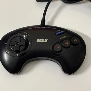Genuine Official Sega Mega Drive Genesis Gamepad Controller Original 3 Button - Picture 1 of 5