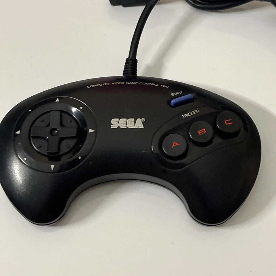 Genuine Official Sega Mega Drive Genesis Gamepad Controller Original 3 Button - Image 1 of 4