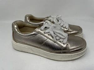 Bella-Vita Womens Tennis Shoes Champagne Metallic Sz 5 1/2 - Picture 1 of 9