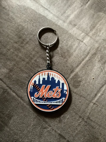 New York Mets Embossed Keychain NEW Cover