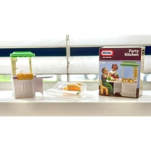 Miniverse Little Tikes Party Kitchen Series 3 Mini Miniature - Picture 1 of 4