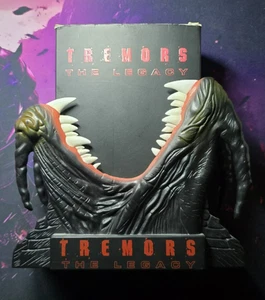 Tremors - The Legacy Collection 1-4 Im Aufsteller - Foto 1 di 3
