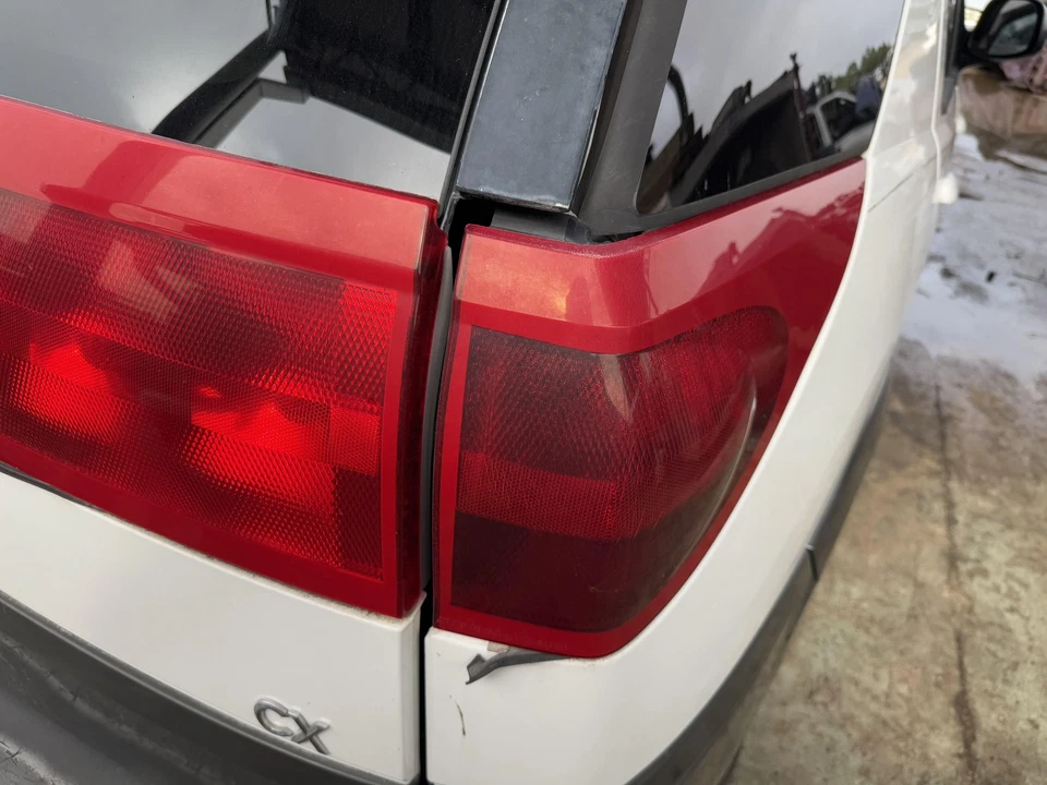 Tail Light Assembly BUICK RENDEZVOUS Right 02 03 - Изображение 1 из 1