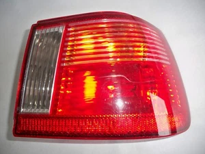 SEAT Ibiza (99-02) - Feu arrière droit HELLA 6K6945112 (origine SEAT) - Picture 1 of 2
