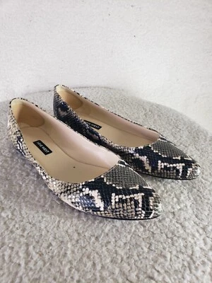 Zapatos de ballet Nine West Calla para mujer planos 9,5 grises con estampado de serpiente de cuero punta en punta Foto 1 de 4