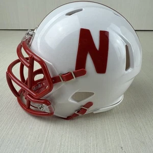 Mini Casco Riddell Nebraska Cornhuskers NCAA Blanco Rojo 3 5/8 - Imagen 1 de 8