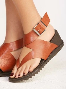 Free People Six Point Riemchen Sandalette Keilabsatz braun 7 AUSVERKAUFT  - Bild 1 von 3