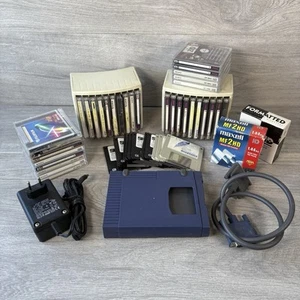 Iomega Zip 100 Drive Parallel Port + Floppy & Zip Disks Sealed UNTESTED Z100P2 - Afbeelding 1 van 13