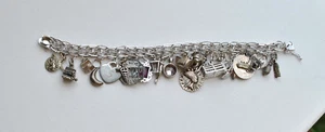 Vintage Sterlingsilber sortiert Bettelarmband verschiedene Arten Charms lang 7 3/4" - Bild 1 von 9