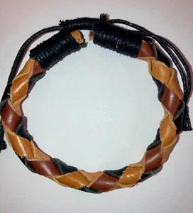 Handgefertigtes mexikanisches geflochtenes Leder Halstuch Manschette Armband - schwarz, braun - Bild 1 von 4