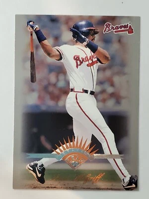 1997 Leaf #97 Fred McGriff ~ Atlanta Braves - Image 1 of 2
