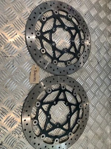 Triumph Speed Triple 675r 2013 Disks one warped (STOCK RAN 001 ) - Picture 1 of 3