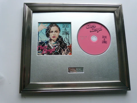 CHER LLOYD-STICKS & STONES CD -PERSONALLY SIGNED/AUTOGRAPHED FRAMED PRESENTATION Cover