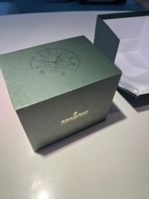 CAJA MADERA PIQUET AUDAMAR CON FOLLETOS  Foto 1 de 4