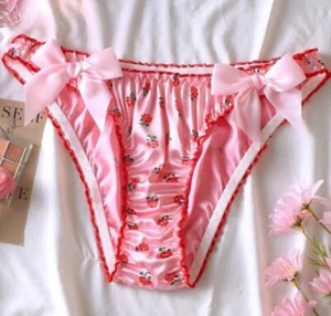 VTG Styl Shiny Pink Floral Satin Wet Look Front Pink Bows Bikini Panties XL NEW! - Picture 1 of 6