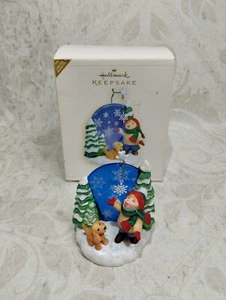 Catching Snowflakes 2006 Hallmark Keepsake Ornament - Picture 1 of 10