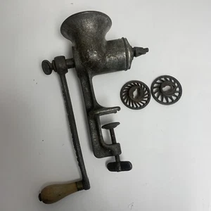 Vintage Universal Food Meat Grinder No 3 Extra Large With Two Blades USA Made - Picture 1 of 6