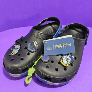 NEU CROCS Harry Potter Ravenclaw klassischer Clog Herren Größe 10 mit Jibbitz Charms - Bild 1 von 11