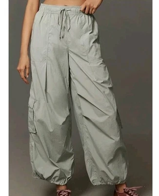 Pantalones de práctica diaria Anthropologie base pequeña paracaídas carga globo pierna holgados Foto 1 de 4