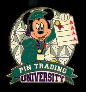Spilla WDW Trading University Celebrazione 2008 Topolino Laureato PWP Disney Spilla 64643 - Foto 1 di 1