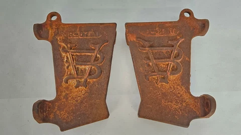 Vintage Van Brunt Cast Iron Farm Grain Drill Hopper Ends ~ Flower Planter Parts Cover