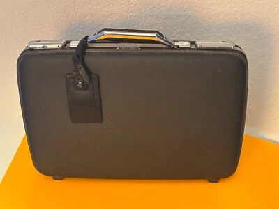 Maleta Maletín Vintage Carbón American Tourister Sin LLAVE TIARA Interior Rojo Foto 1 de 4