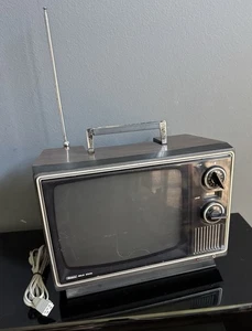 VTG SEARS Solid State 10.5" Black & White Television 562.50250300 w Screen Cover - Picture 1 of 11
