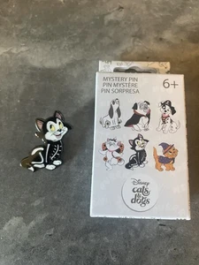 Prendedor Loungefly Disney Animales Halloween Caja Ciega Esmalte -Figaro - Imagen 1 de 3