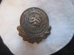 Pin Anstecker Wiesbadener-Waldwandertag 1981 Forstamt Chausseehaus - Bild 1 von 2