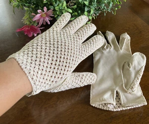 Vintage 1960s 70s Gloves by Superb Neiman Markus Cream Knit Crochet Cotton GLove - Picture 1 of 9