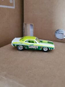 Hot Wheels Vintage Racing '70 Dodge Challenger Continental Shaker w/ Real Riders