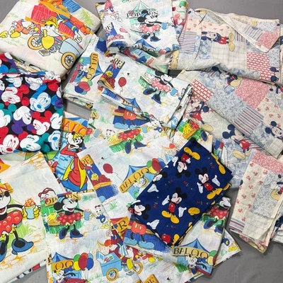 Lote de tela vintage de Mickey Mouse de Disney material de acolchado de costura artesanal Foto 1 de 4