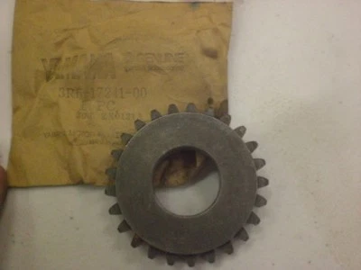 YAMAHA NOS IT175 1980-1981 ENGRANAJE, CUARTA RUEDA (25T) 3R6-17241-00-00 #57 Foto 1 de 3